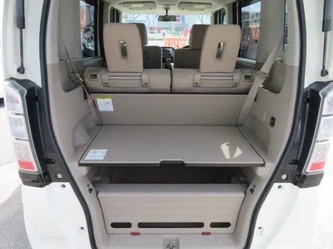 Honda N-BOX Plus