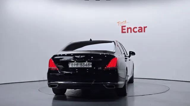 Genesis G90 (EQ900)