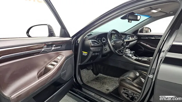 Genesis G90 (EQ900)