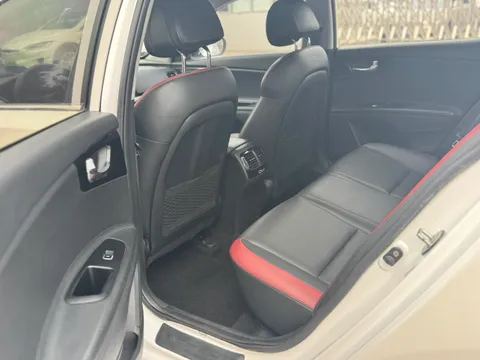 Kia K4