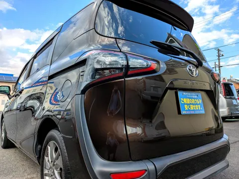 Toyota Sienta
