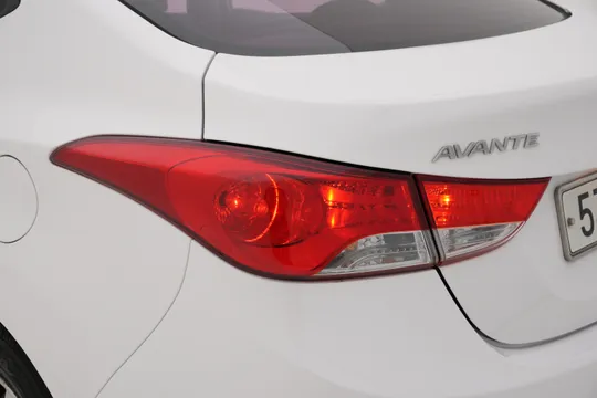 Hyundai Elantra (Avante)