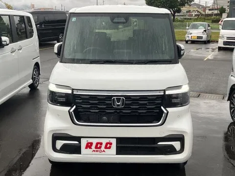Honda N-BOX Custom
