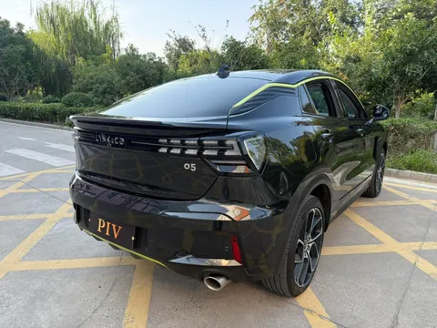 Lynk & Co 05
