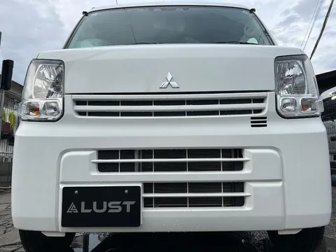 Mitsubishi Minicab Van