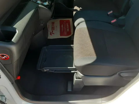 Mitsubishi eK X Space