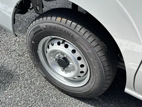 Mitsubishi Minicab Van