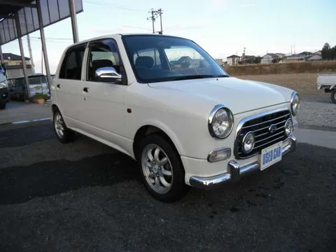 Daihatsu Mira Gino