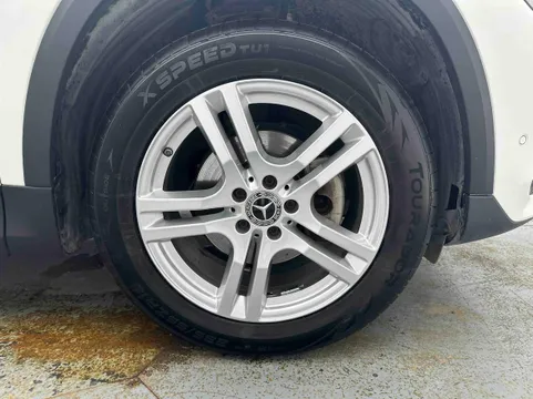 Mercedes-Benz Mercedes-Benz GLA