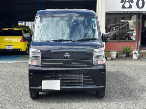Nissan Clipper Van