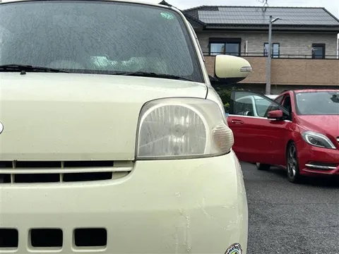 Daihatsu Esse
