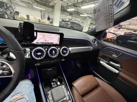 Mercedes-Benz Mercedes-Benz GLB