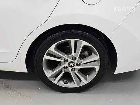 Hyundai Elantra (Avante)