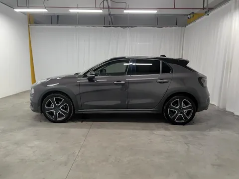 Lynk & Co 02