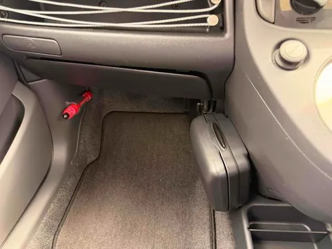Subaru R2