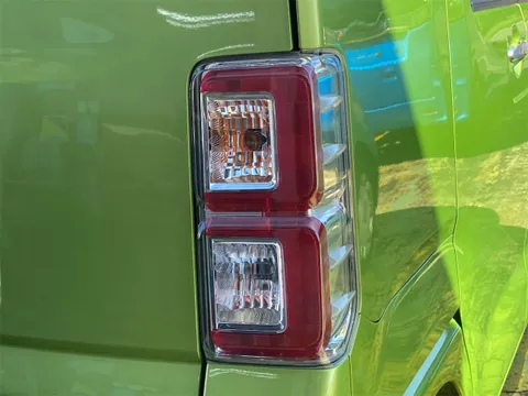 Toyota Pixis Mega