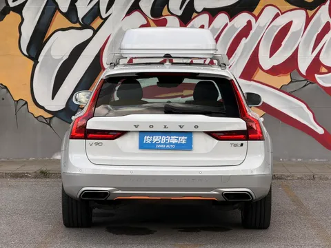 Volvo V90