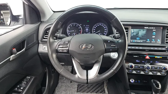 Hyundai Elantra (Avante)