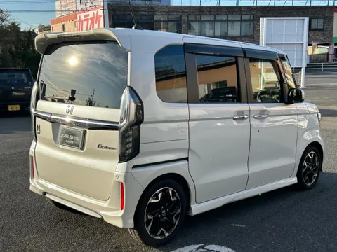 Honda N-BOX Custom