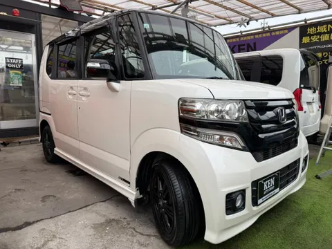 Honda N-BOX Custom