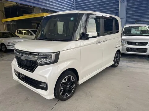 Honda N-BOX Custom