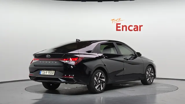 Hyundai Elantra (Avante)