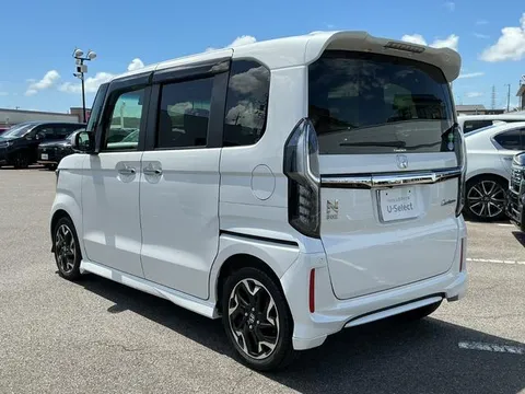 Honda N-BOX Custom