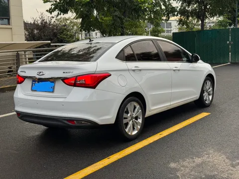 Chery Arrizo 5