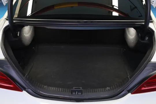 Mercedes-Benz Mercedes-Benz CLA