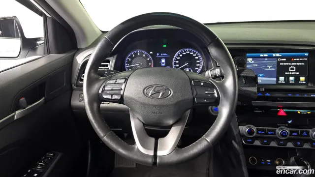 Hyundai Elantra (Avante)