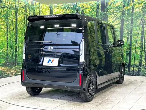 Honda N-BOX Custom