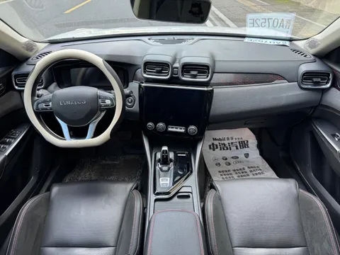 Lynk & Co 02