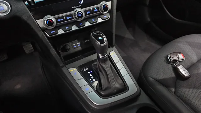 Hyundai Elantra (Avante)