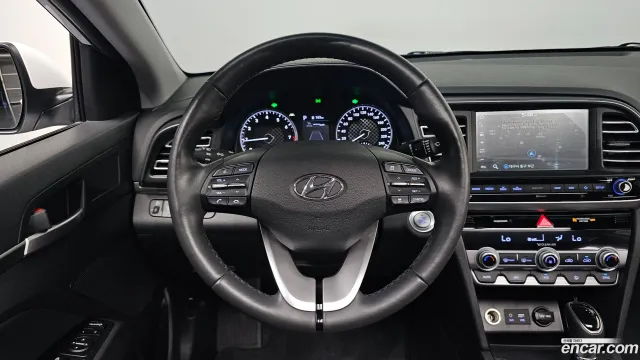 Hyundai Elantra (Avante)