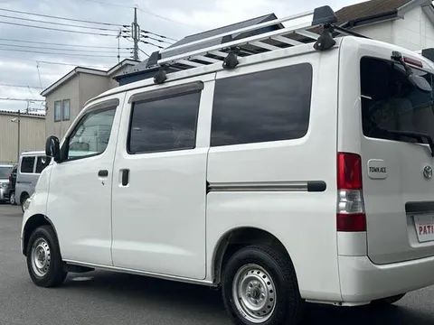 Toyota TownAce Van