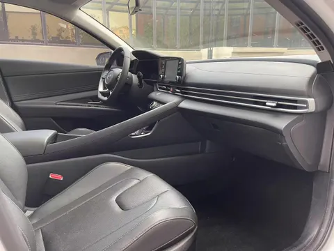 Hyundai Elantra (Avante)