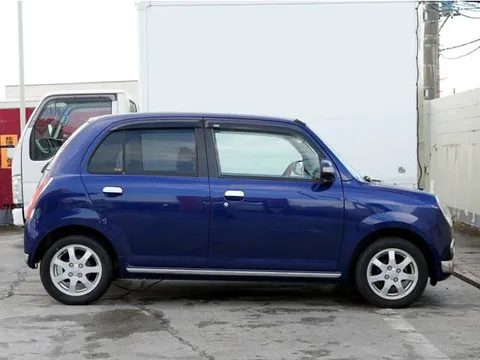 Daihatsu Mira Gino