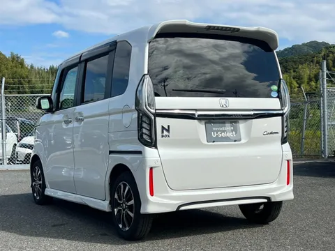 Honda N-BOX Custom