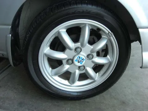 Daihatsu Mira Gino