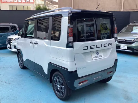 Mitsubishi Delica Mini