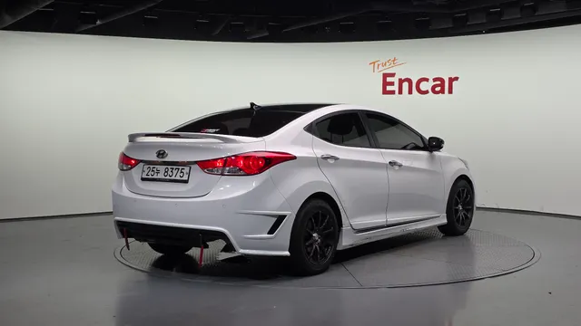 Hyundai Elantra (Avante)