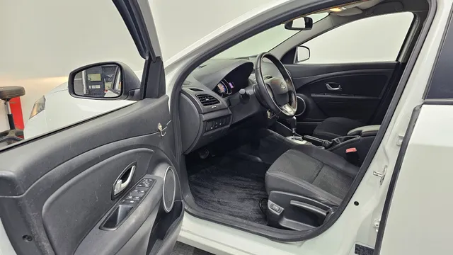 Renault SM3