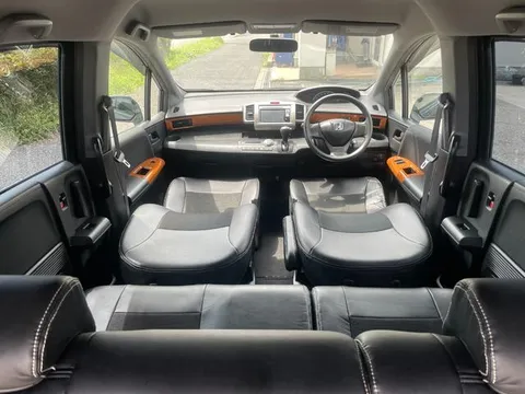 Honda Freed Spike