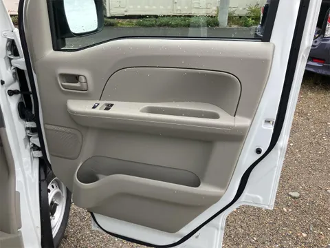Nissan Clipper Van