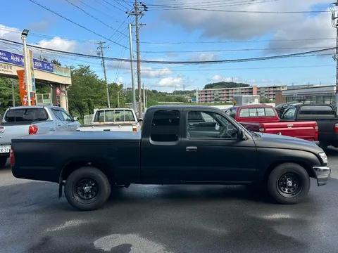 Toyota Hilux Sports Pick Up