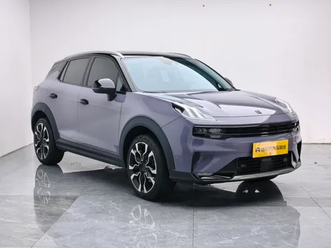 Lynk & Co 06