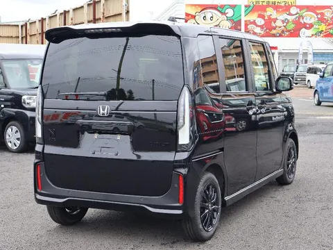 Honda N-BOX Custom