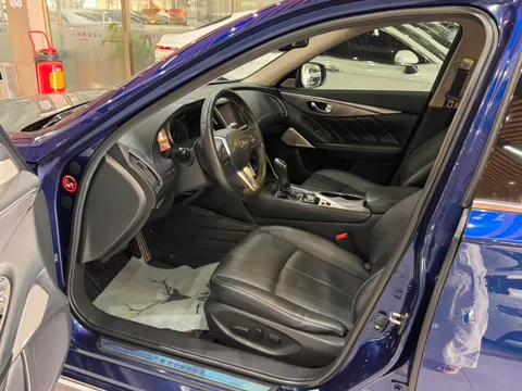 Infiniti Q50L