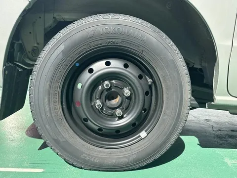 Nissan Clipper Van