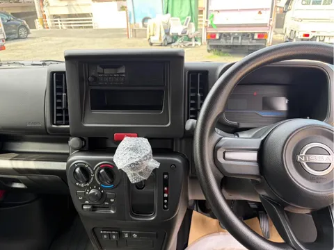 Nissan Clipper Van